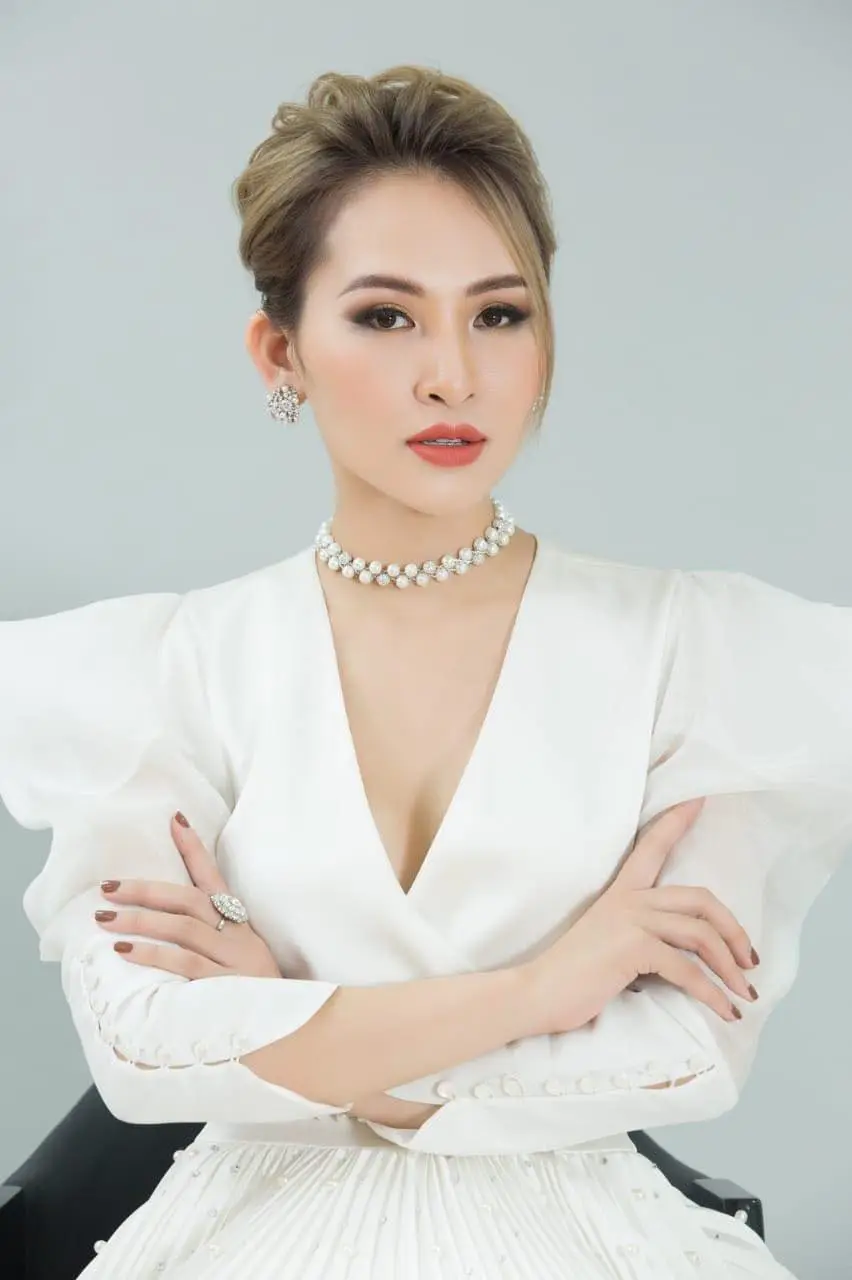 Hoa hậu quý bà thời trang thế giới 2019 - Hồ Nguyễn Kim Sỹ: "Mặc đẹp mở ra nhiều cơ hội"